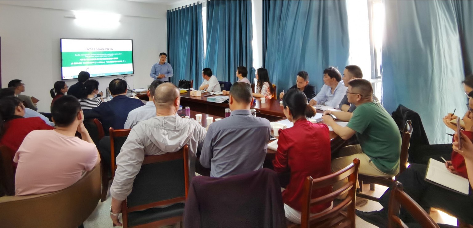 攜手跨越巔峰，鑄就湖北中天云母傳奇